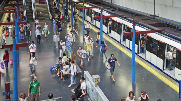 metromadrid_linea8anden.jpg