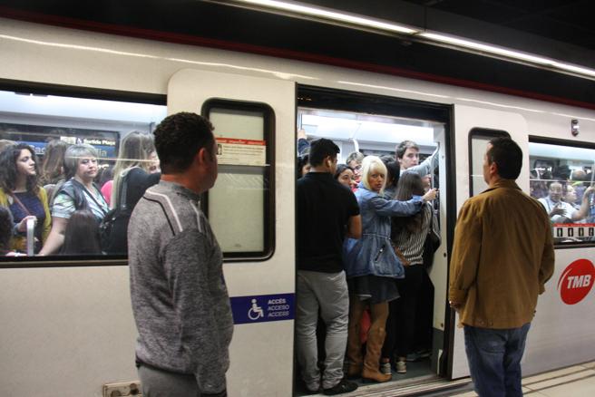 metrobarcelona_trenlleno-2.jpg