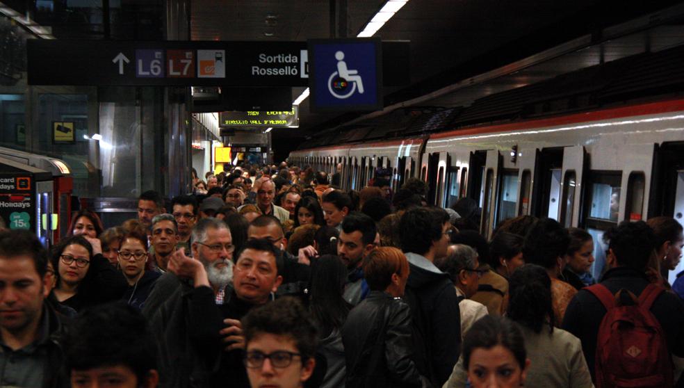 metrobarcelona_andenlleno-3.jpg
