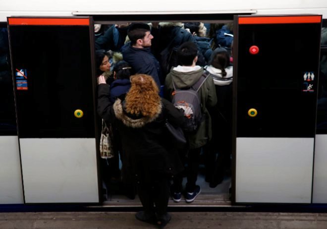 metromadrid_vagonabarrotado-3.jpg