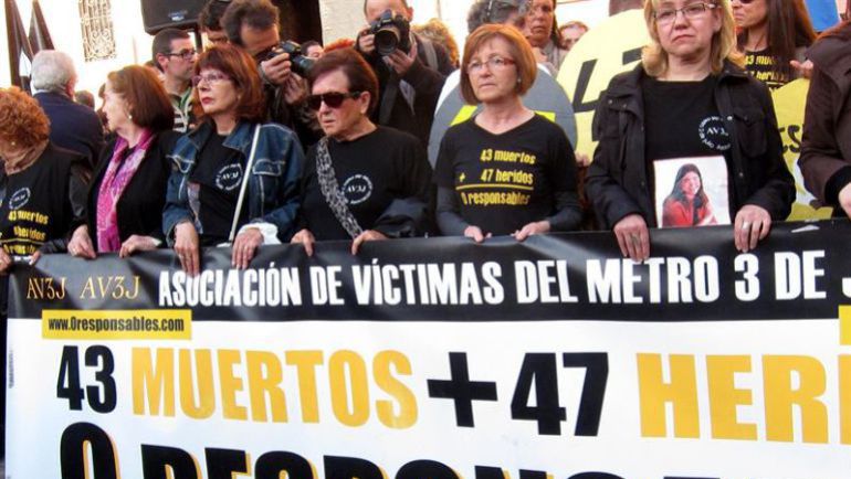 metrovalencia_familiaresvictimas2006-2.jpg