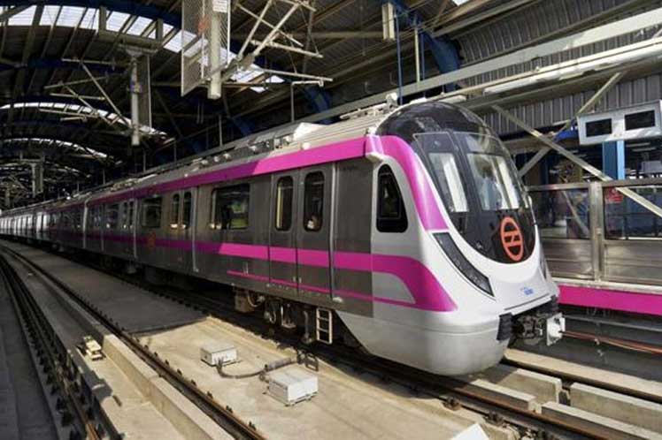 metronuevadelhi_lineamagentatren.jpg