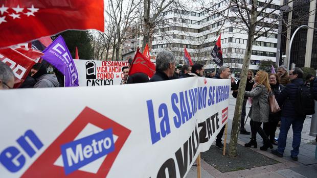 metromadrid_protestaasbesto4.jpg